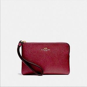 NEW COACH Wristlet w/ Strap Gift Box Berry Leather